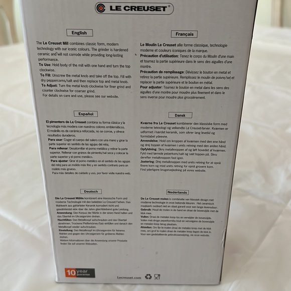 Le Creuset Kitchen Le Creuset New In Box Salt Pepper Mill Set